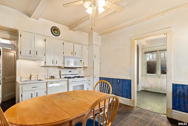 1825 W MOSS Avenue, Peoria, IL 61606