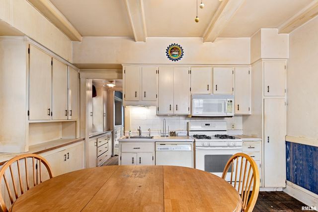 1825 W MOSS Avenue, Peoria, IL 61606