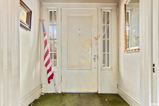 1825 W MOSS Avenue, Peoria, IL 61606