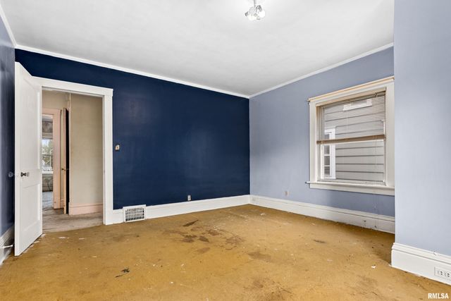 1825 W MOSS Avenue, Peoria, IL 61606