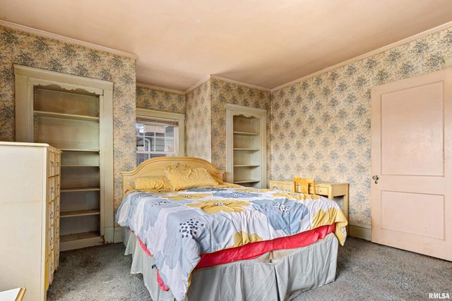 1825 W MOSS Avenue, Peoria, IL 61606