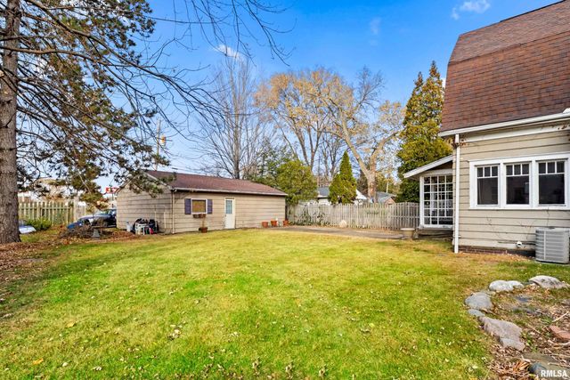 1825 W MOSS Avenue, Peoria, IL 61606