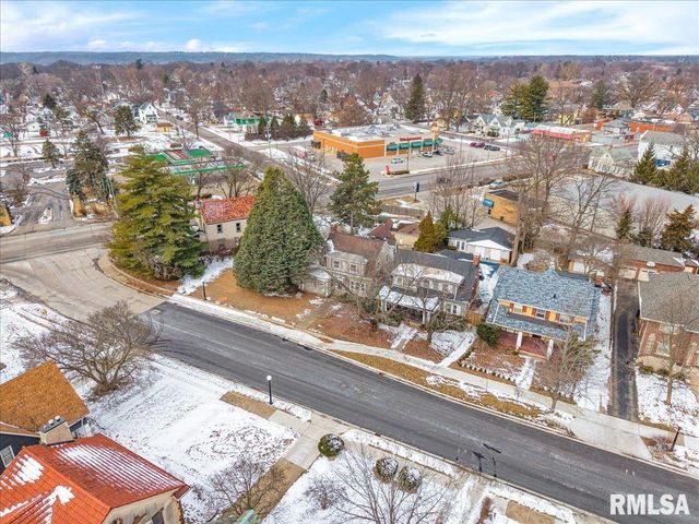 1825 W MOSS Avenue, Peoria, IL 61606