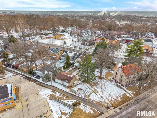 1825 W MOSS Avenue, Peoria, IL 61606