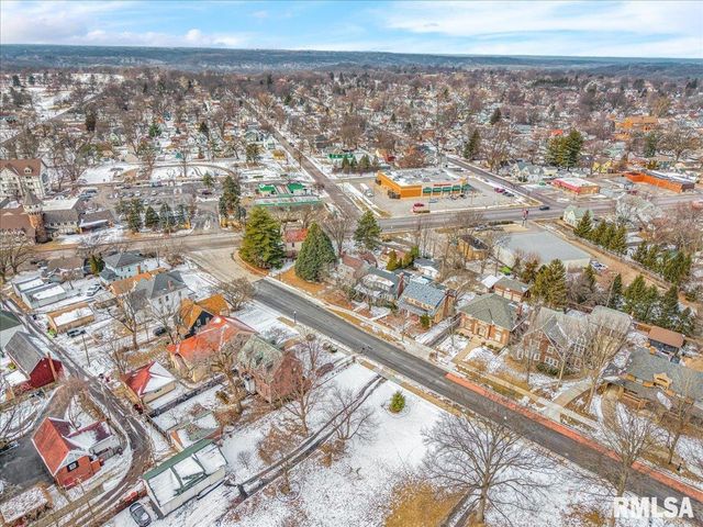 1825 W MOSS Avenue, Peoria, IL 61606