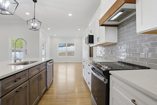 80 Play House Drive, Ringgold, GA 30736