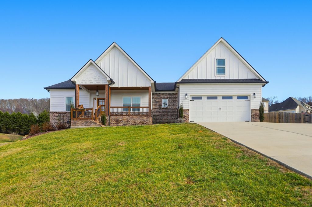 80 Play House Drive, Ringgold, GA 30736