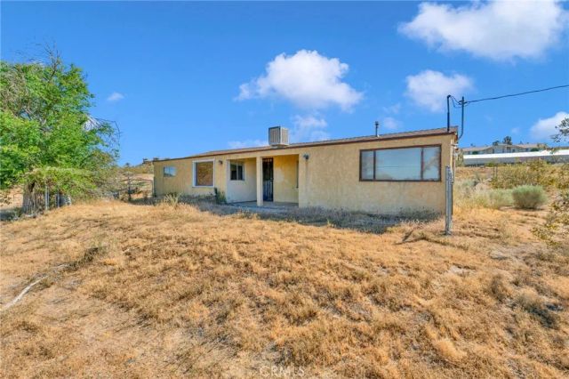 10393 Mockingbird Avenue, Apple Valley, CA 92308