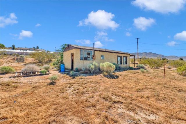 10393 Mockingbird Avenue, Apple Valley, CA 92308