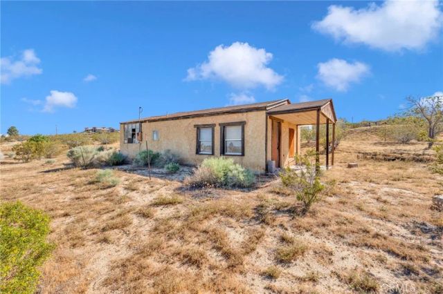 10393 Mockingbird Avenue, Apple Valley, CA 92308