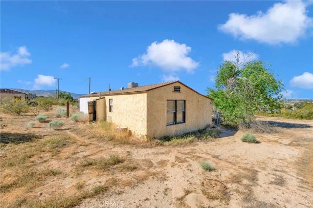 10393 Mockingbird Avenue, Apple Valley, CA 92308