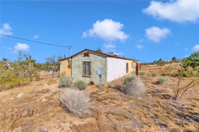 10393 Mockingbird Avenue, Apple Valley, CA 92308