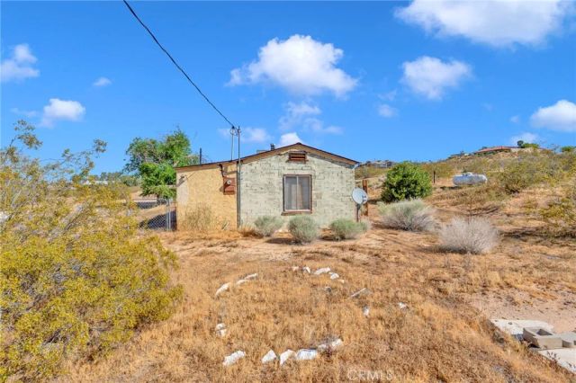 10393 Mockingbird Avenue, Apple Valley, CA 92308