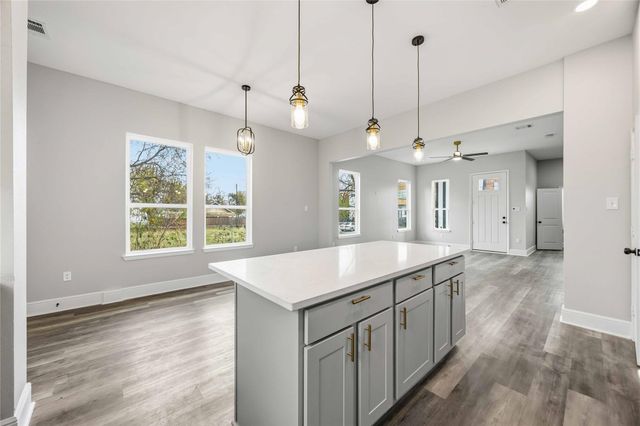 2207 Des Chaumes Street, Houston, TX 77026