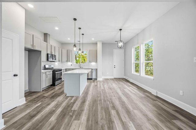 2207 Des Chaumes Street, Houston, TX 77026