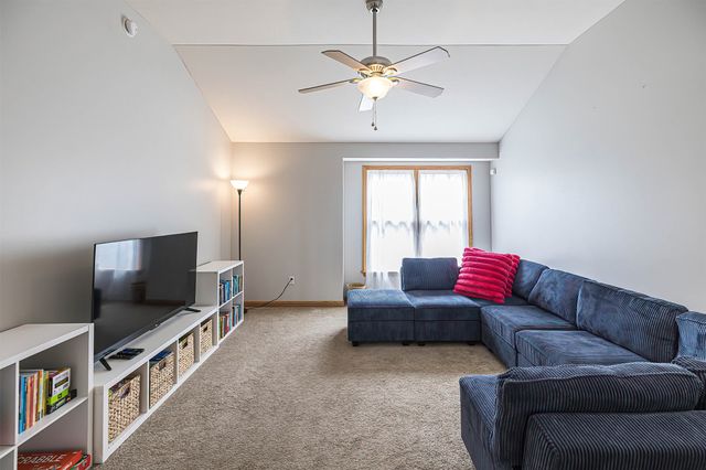 5862 FOREST Crossing, Erie, PA 16506