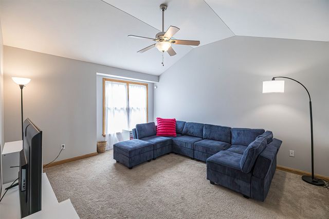 5862 FOREST Crossing, Erie, PA 16506