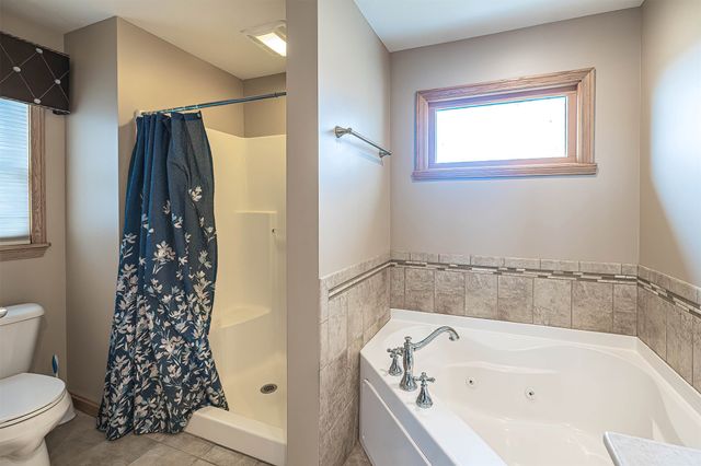 5862 FOREST Crossing, Erie, PA 16506