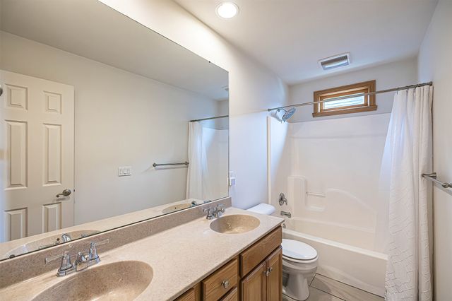 5862 FOREST Crossing, Erie, PA 16506