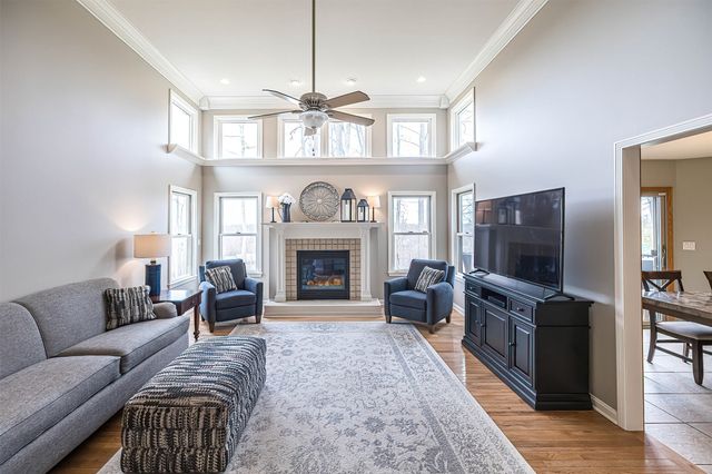 5862 FOREST Crossing, Erie, PA 16506