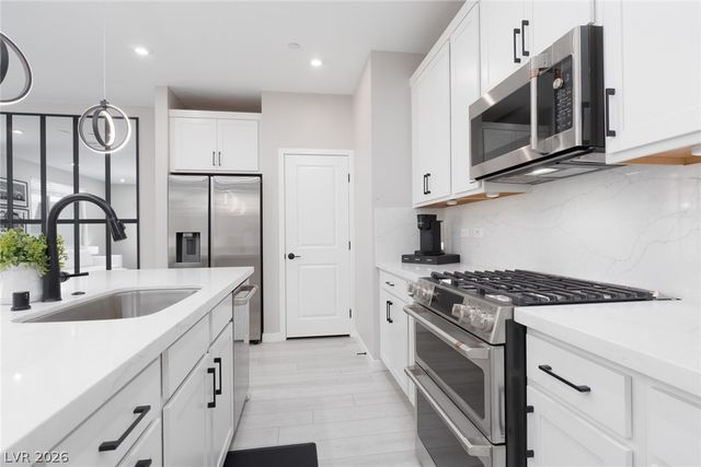 11934 Vector Ray Avenue, Las Vegas, NV 89138
