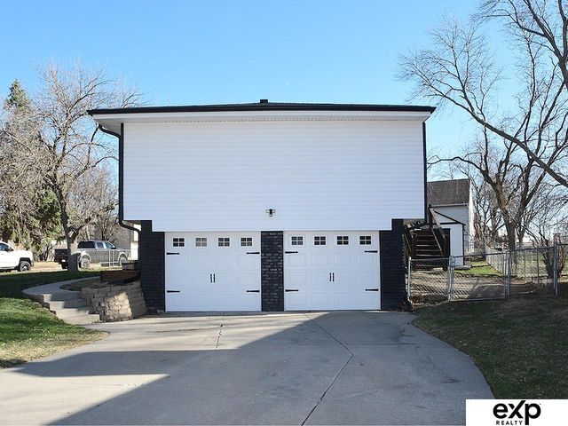 7503 S 147th Street, Omaha, NE 68138