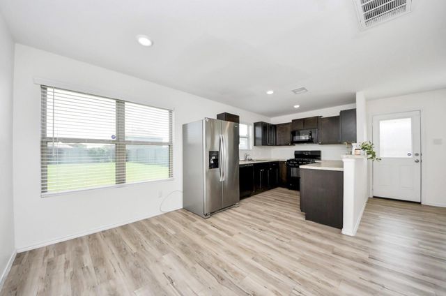 8650 Bar Harbor Drive, Baytown, TX 77521