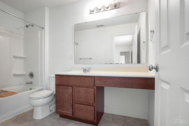 721 Kingly Terrace, South Lebanon, OH 45065