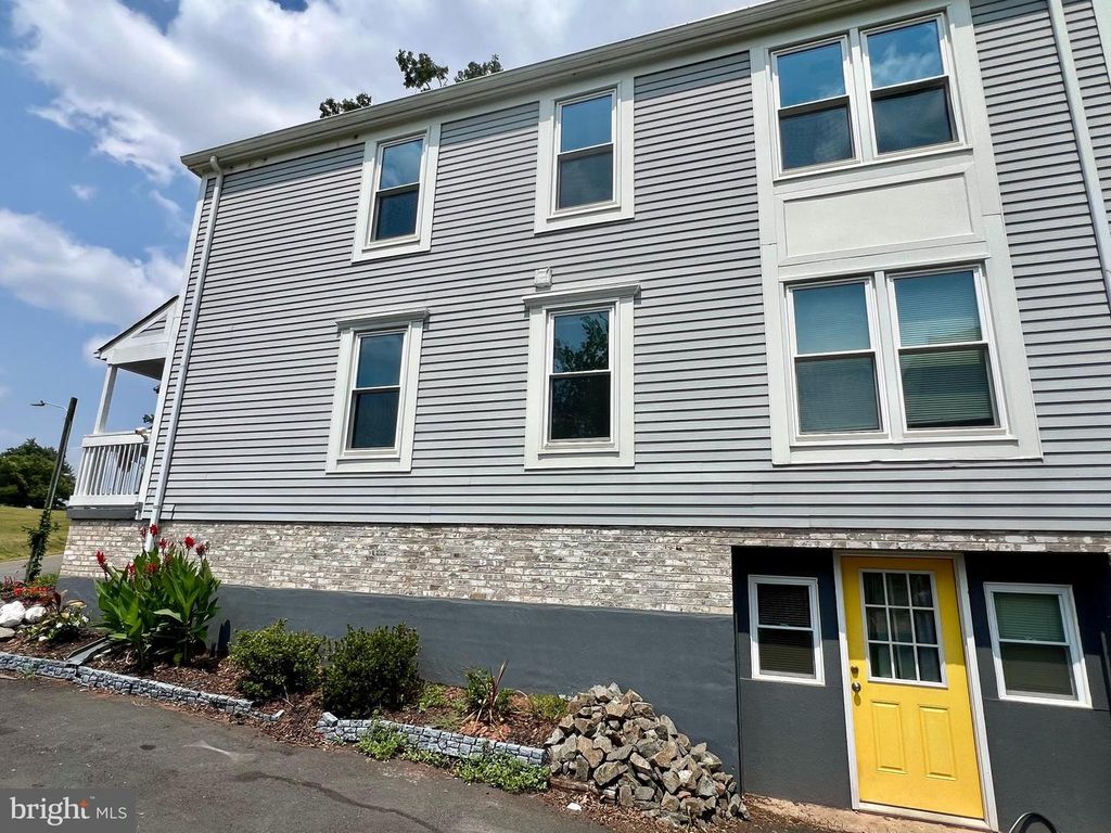 9653 OLD WELLINGTON RD, Manassas, VA 20110