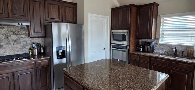 9308 Crossvine Way, Fort Worth, TX 76123