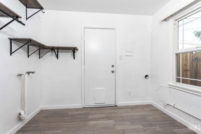 1102 Wilson Avenue, Bakersfield, CA 93308