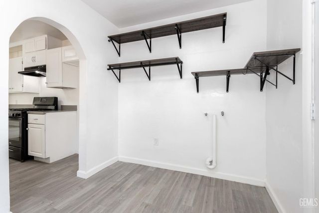 1102 Wilson Avenue, Bakersfield, CA 93308