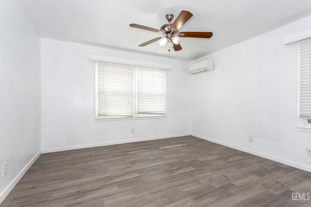 1102 Wilson Avenue, Bakersfield, CA 93308