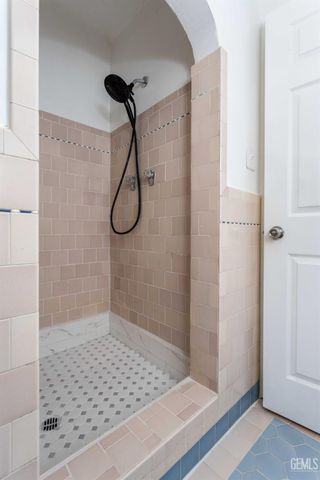 1102 Wilson Avenue, Bakersfield, CA 93308