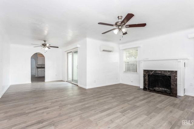 1102 Wilson Avenue, Bakersfield, CA 93308