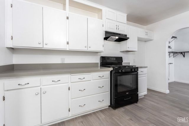 1102 Wilson Avenue, Bakersfield, CA 93308