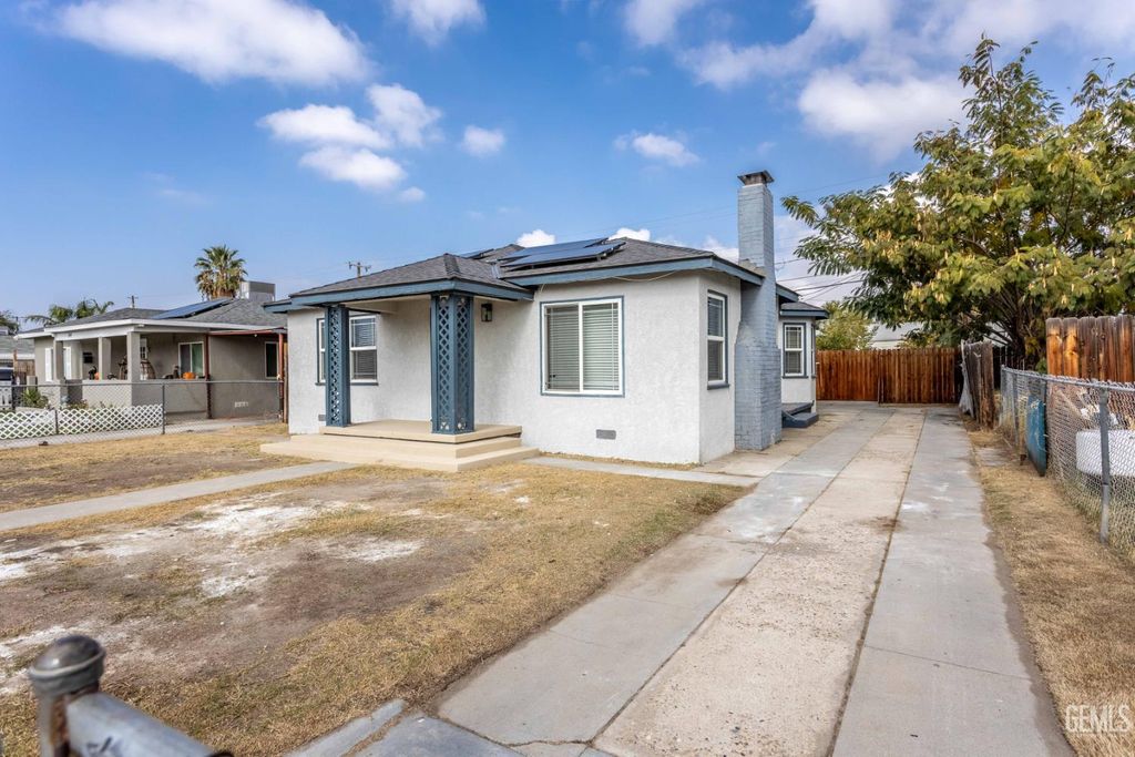 1102 Wilson Avenue, Bakersfield, CA 93308