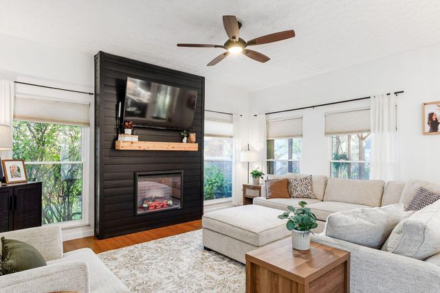 382 Canterbury Court, Westerville, OH 43082