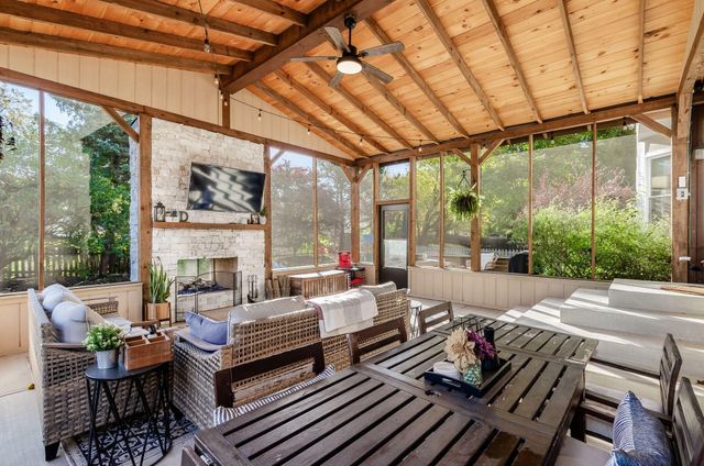 382 Canterbury Court, Westerville, OH 43082