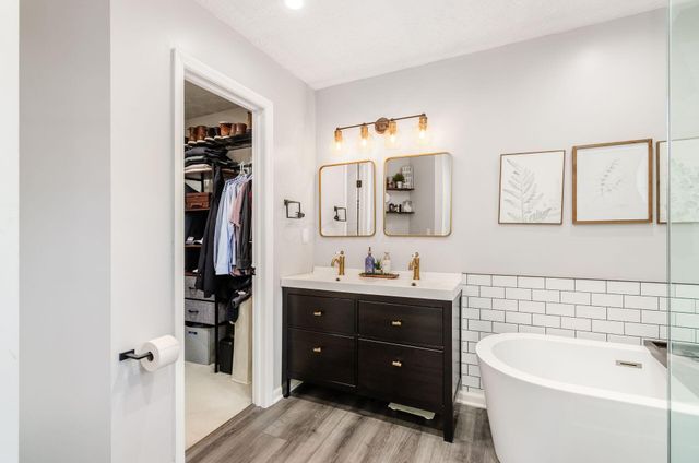 382 Canterbury Court, Westerville, OH 43082