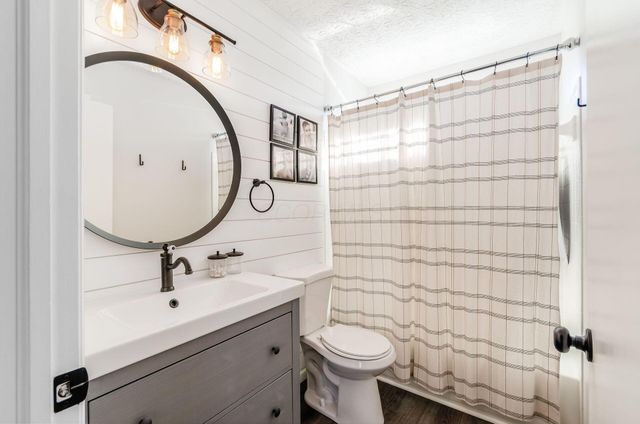 382 Canterbury Court, Westerville, OH 43082