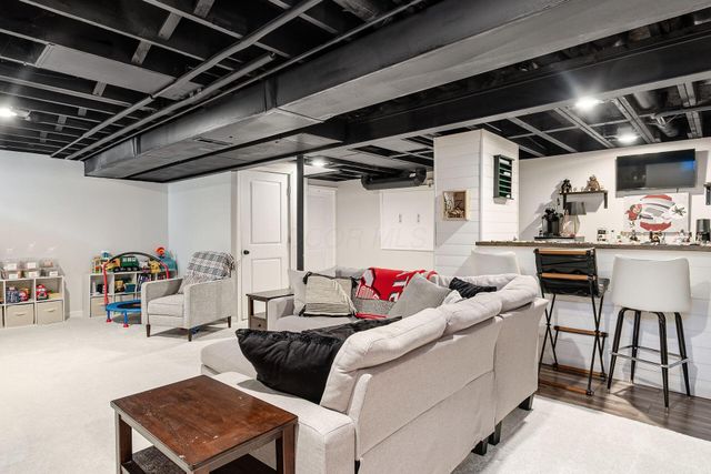 382 Canterbury Court, Westerville, OH 43082