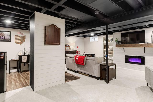 382 Canterbury Court, Westerville, OH 43082