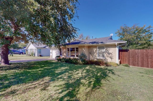 3250 Binyon Street, Fort Worth, TX 76133