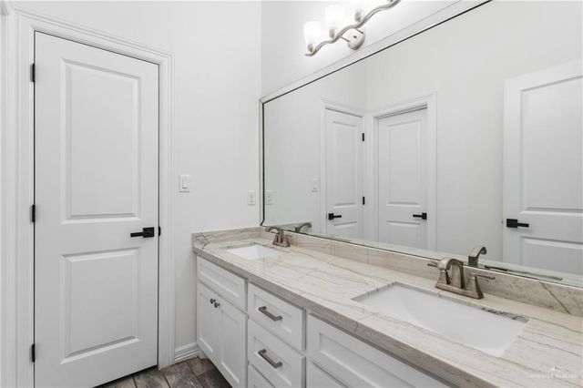 513 Mi Vida Street, Weslaco, TX 78596