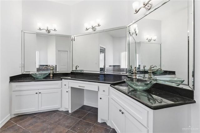 513 Mi Vida Street, Weslaco, TX 78596