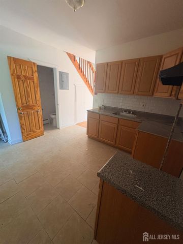 661 Catherine Street 2B, Perth Amboy, NJ 08861