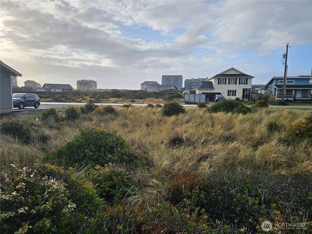 1344 N Jetty Avenue SW, Ocean Shores, WA 98569