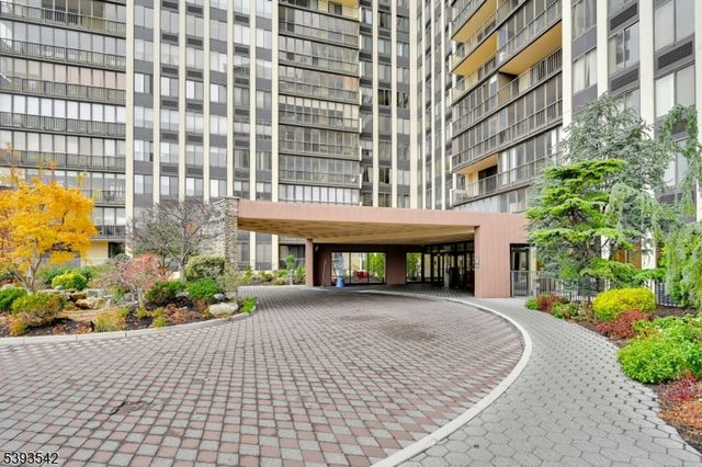 300 Winston Dr-C1601 1601, Cliffside Park Boro, NJ 07010