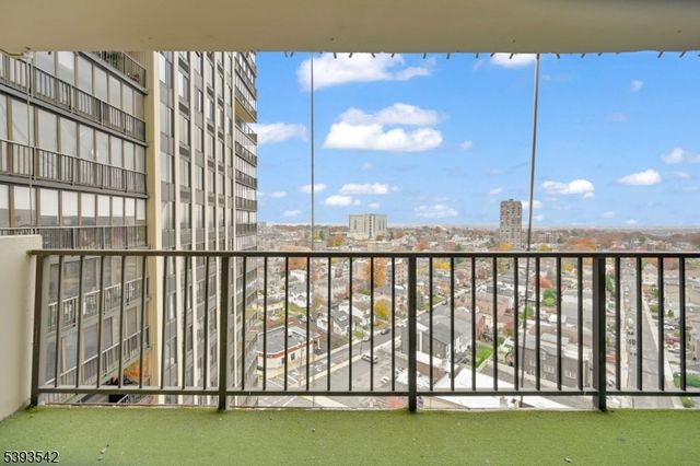 300 Winston Dr-C1601 1601, Cliffside Park Boro, NJ 07010